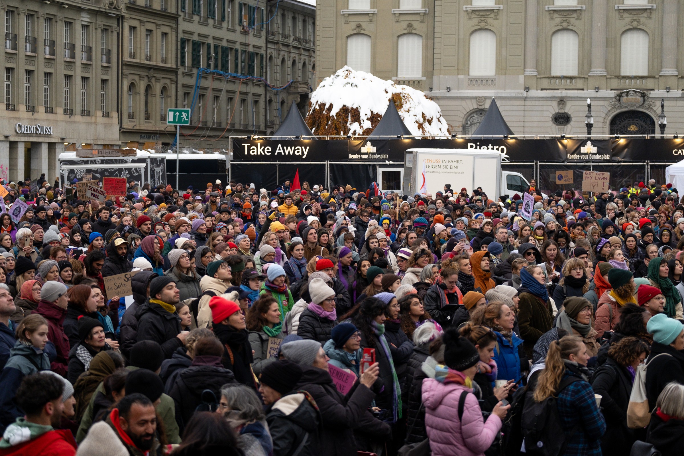 10'000 Menschen setzten am 23. Nov. 2024 in Bern ein starkes Zeichen gegen geschlechtsspezifische Gewalt. <span class="source">Foto: Nathalie Jufer</span>