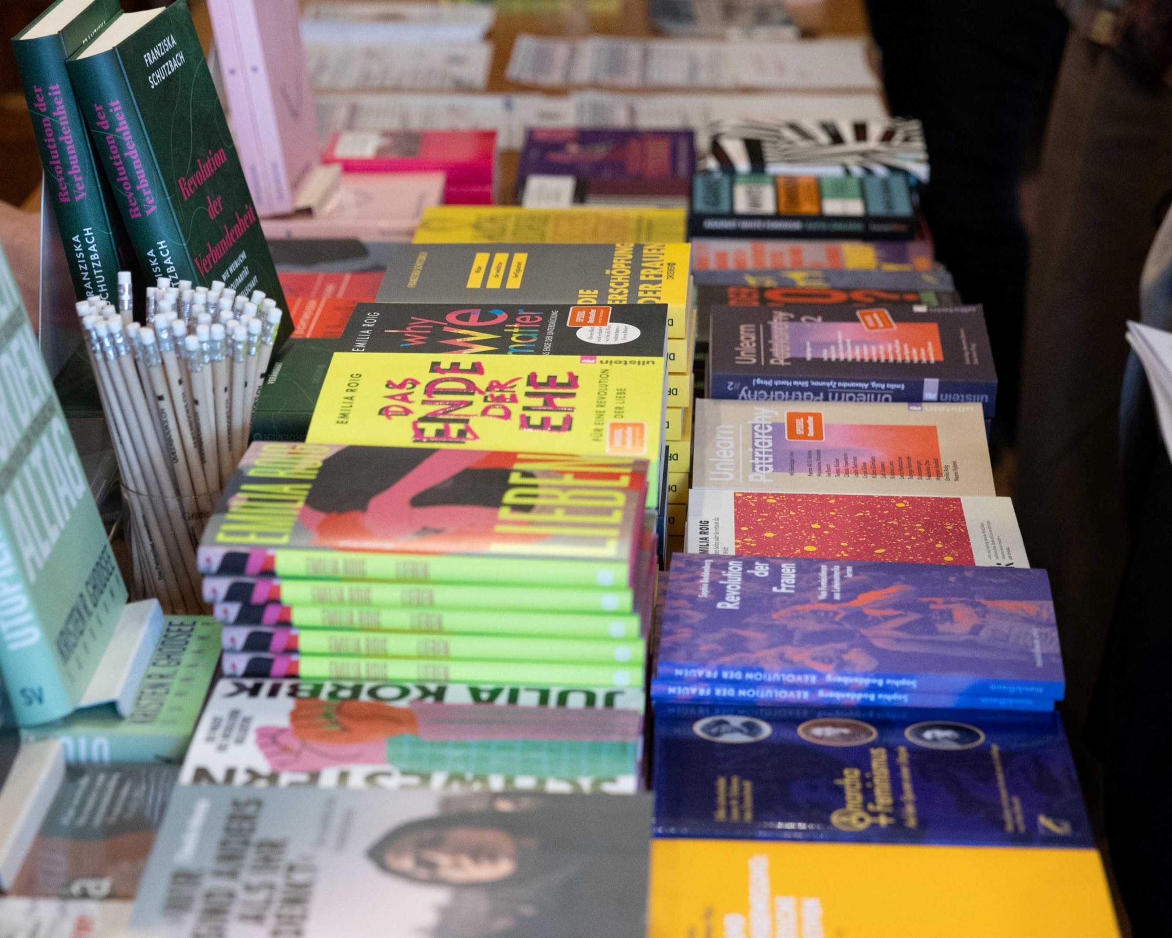 Lesetipps von Queerbooks. Bild: Livia Walker.