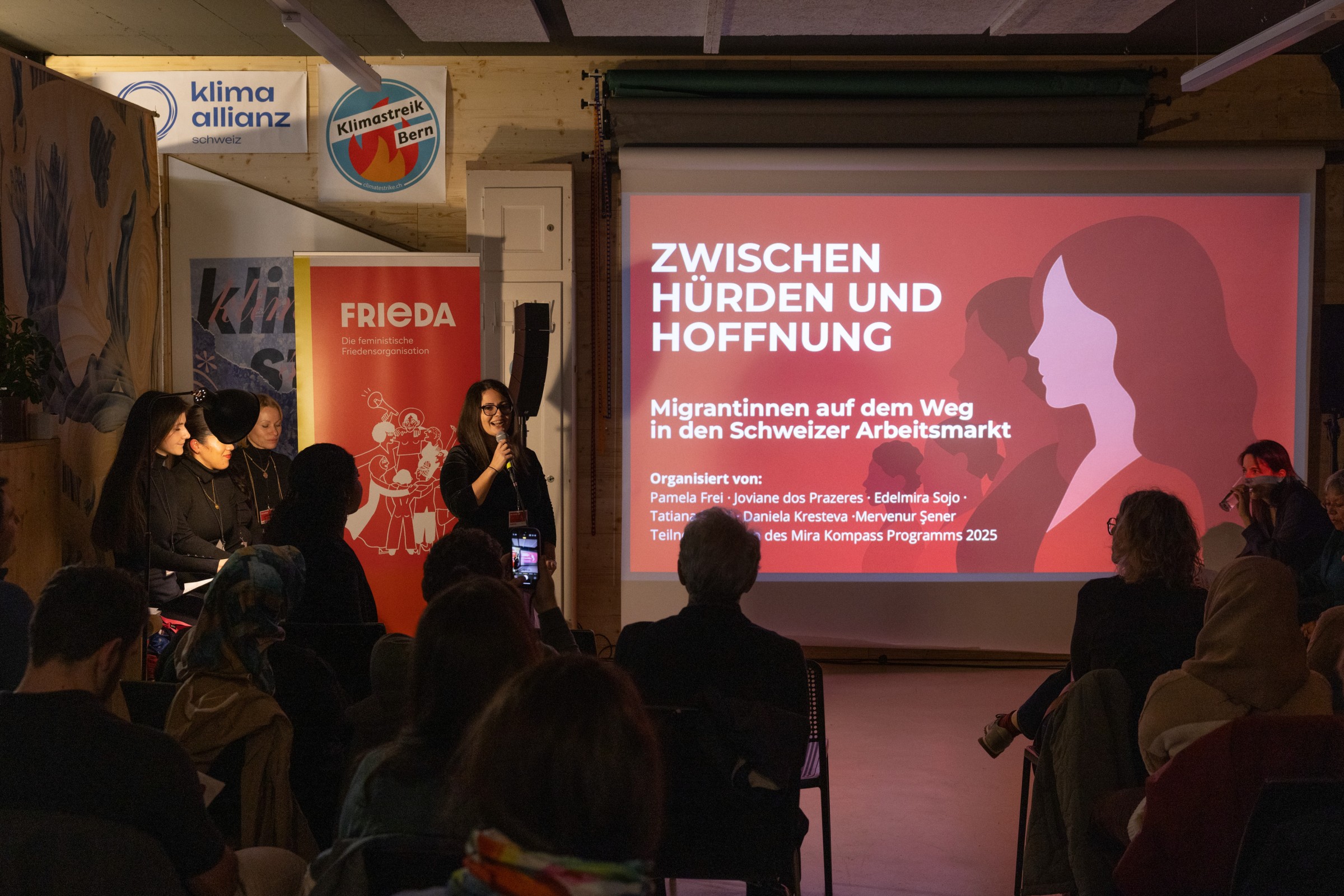 Das war die Veranstaltung Zwischen Hürden und Hoffnung / Fotograf Fabio Blaser