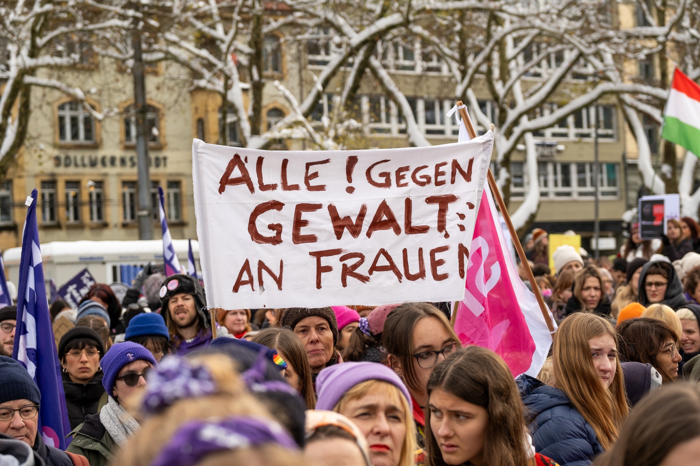 Nationale Demo gegen geschlechtsspezifische Gewalt in Bern, 23. Nov. 2024. Foto: Nathalie Jufer